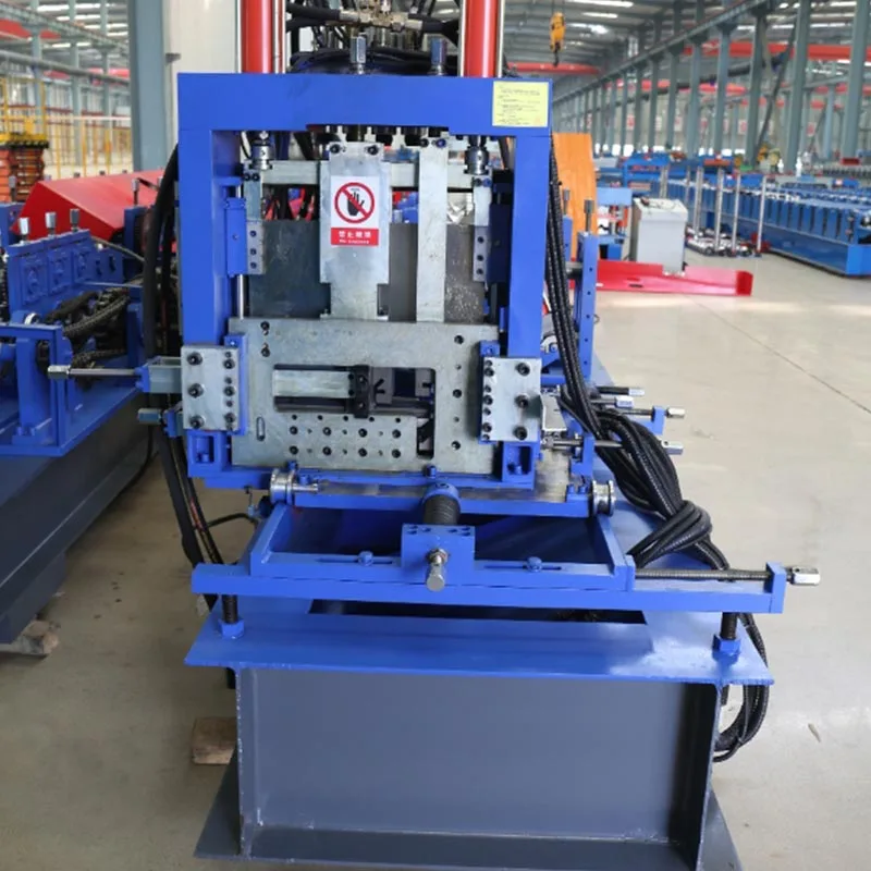 Fuldautomatisk CZ Purlin rulleformemaskine